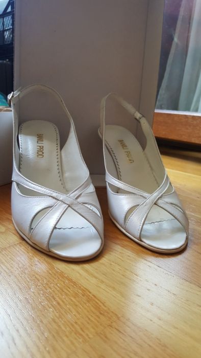 Sandale / Pantofi alb din piele pentru mireasa