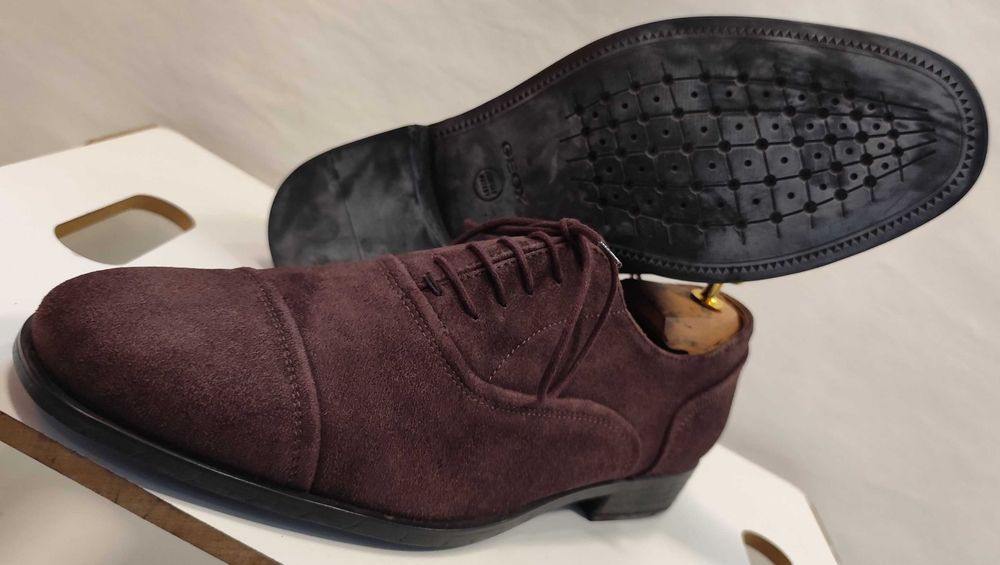 Pantofi oxford 43 cap toe GEOX NOI piele naturala moale suede maro catifea