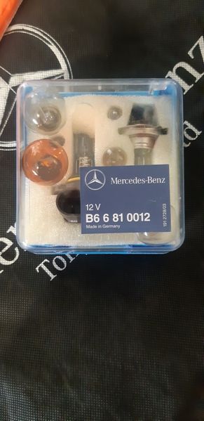 Мерцедес резервен комплект бушони крушки Оригинални!