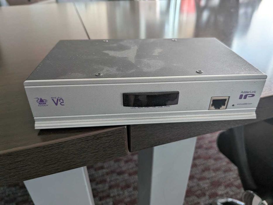 Мрежово оборудване, Суичове, KVM суич (Cisco, Linksys, AdderLink, Netgear)