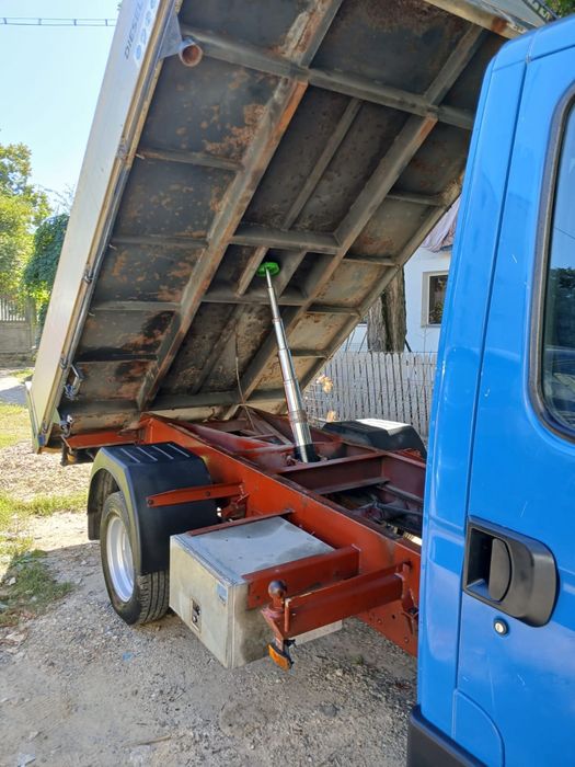 Iveco Daily Basculabil Trilateral