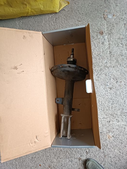 Продам стойки, амортизаторы и рулевую рейку на Тойота Хайлендер