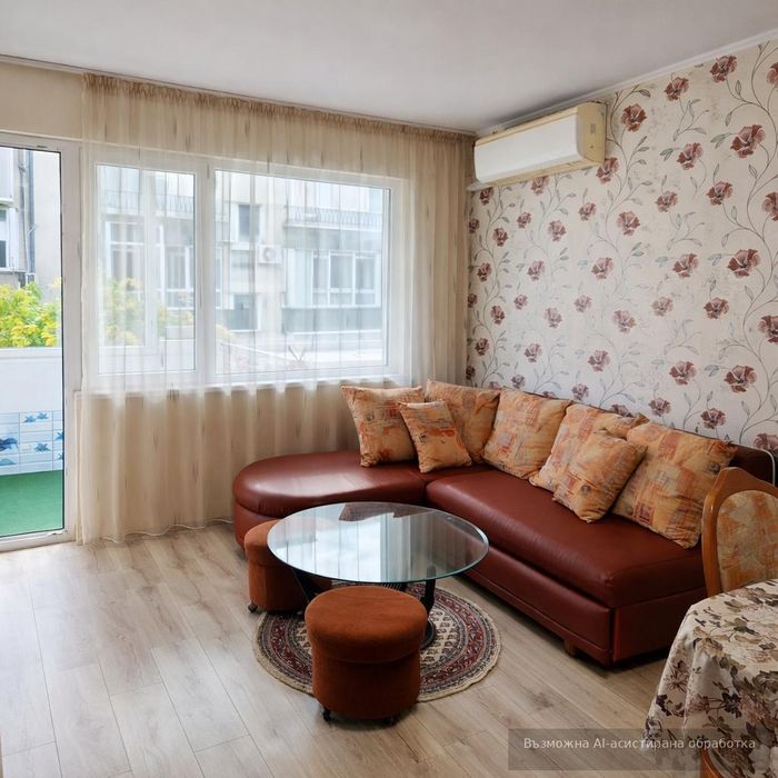 Дава се под наем Тристаен апартамент в Варна, Център - 75 кв.м за 550 € - Снимка #1