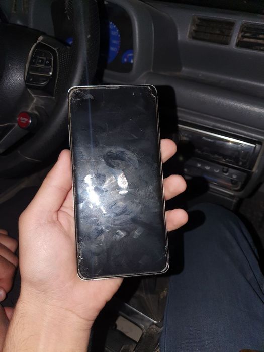 Samsung S10 5G  8\256 ideal srochni abmen