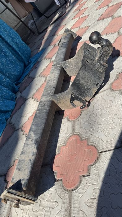 Фаркоп toyota hilux