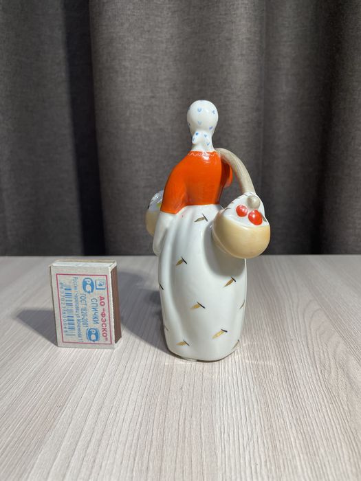 Форфоровые статуэтки