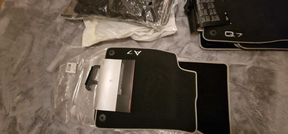 Audi A7 moketni stelki 2010>