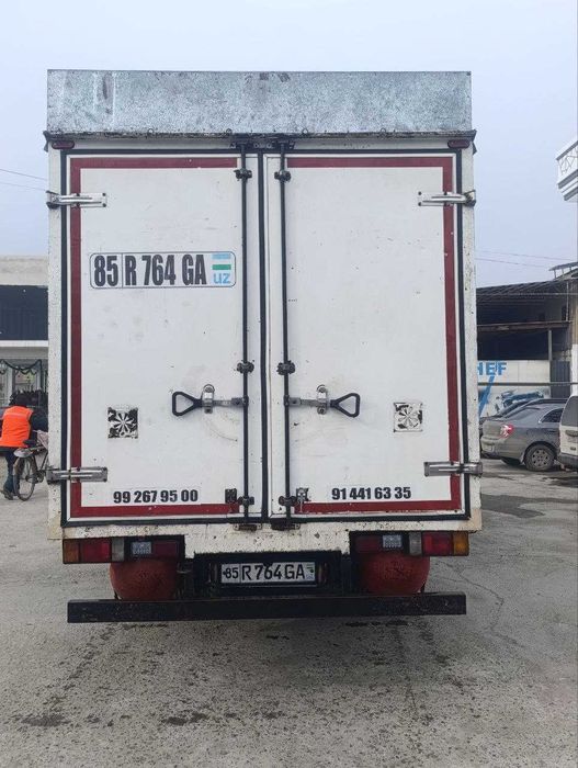 Isuzu yuk avtomashinasi srochno sotiladi