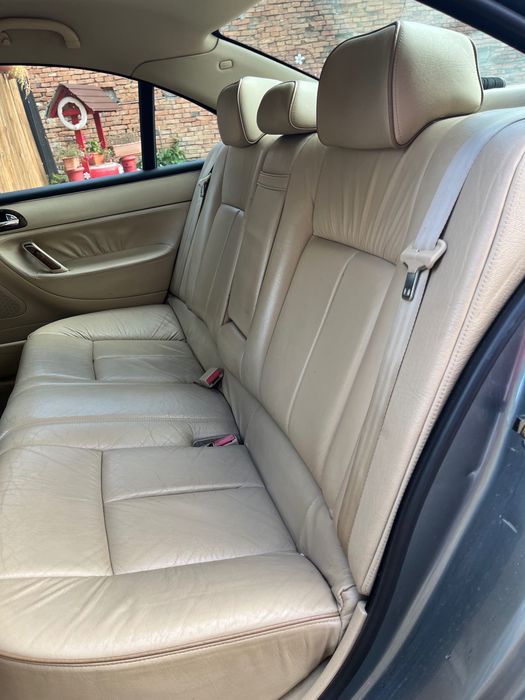 Masina Peugeot 607