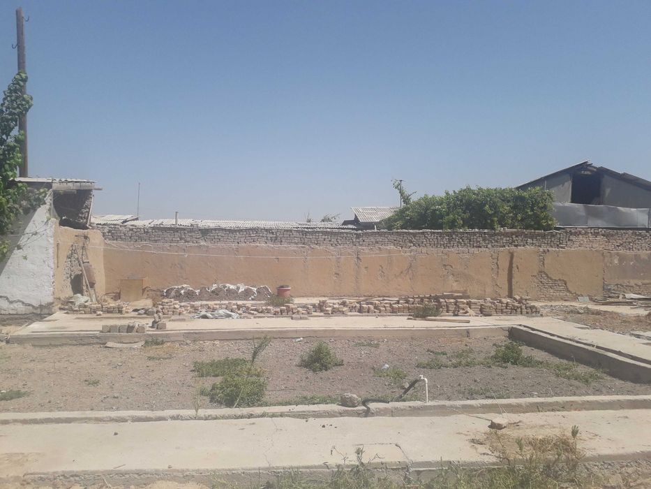 zudlik bilan sotiladi uchaska