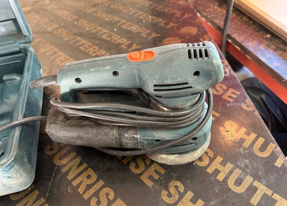 Ехцентър шлайф Блек енд декер black and decker