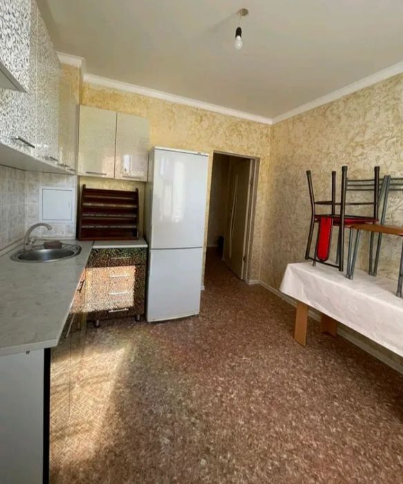 Сдается 2 комнатная квартира, 31а-мкр 18-дом, чистая.