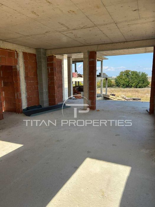 Двуетажна къща в Марково