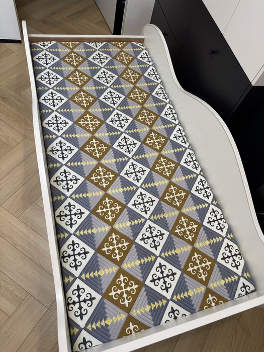 Кровать детская-машинка.