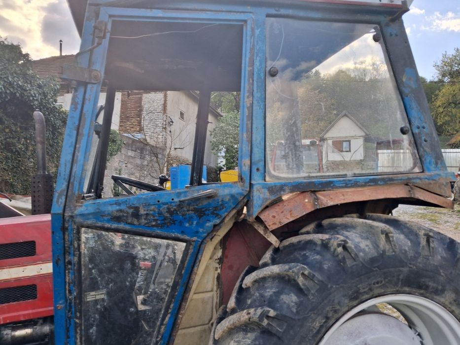 cabina tractor .cu 2 usi