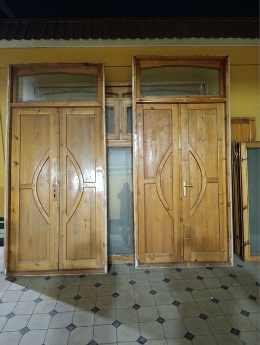 Ром ва эшиклар сотилади