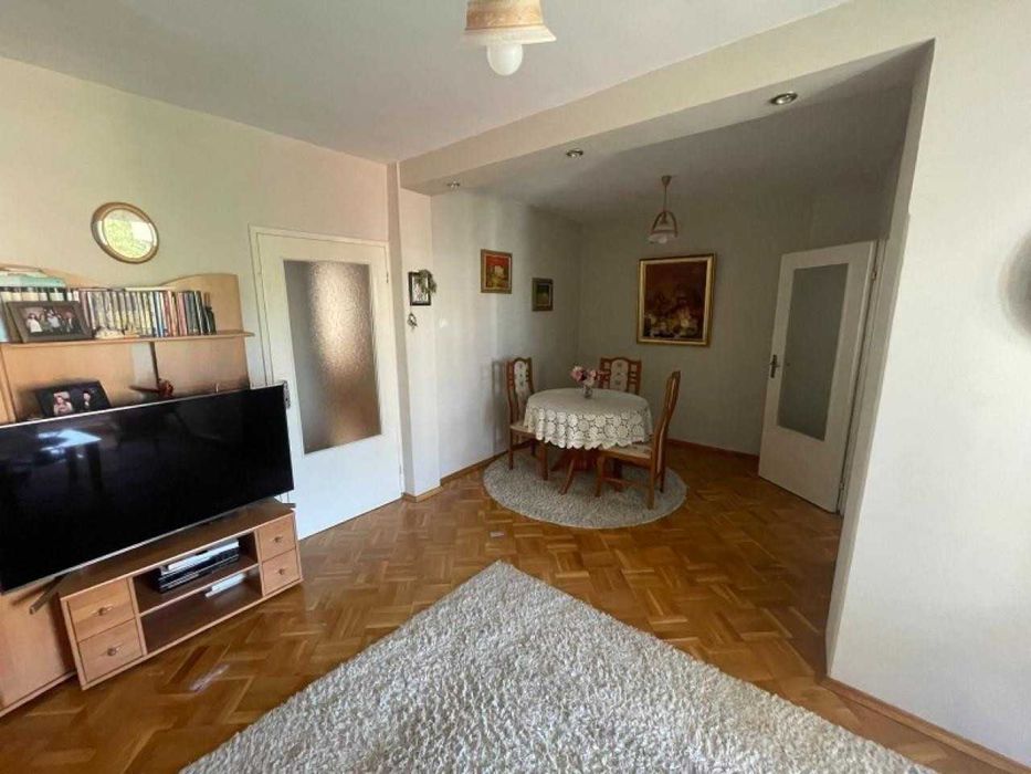 Продава се Тристаен апартамент в Пловдив, Център - 100 кв.м за 867 €/кв.м - Снимка #2