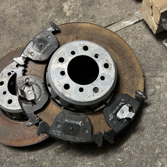 Тормозные диски колодки bmw m5 e39 бмв м5 е39