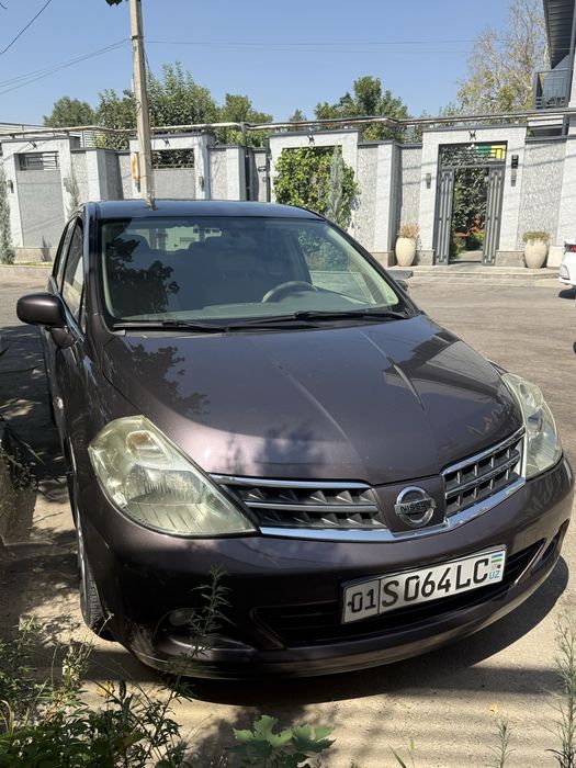 Nissan Tiida 2008