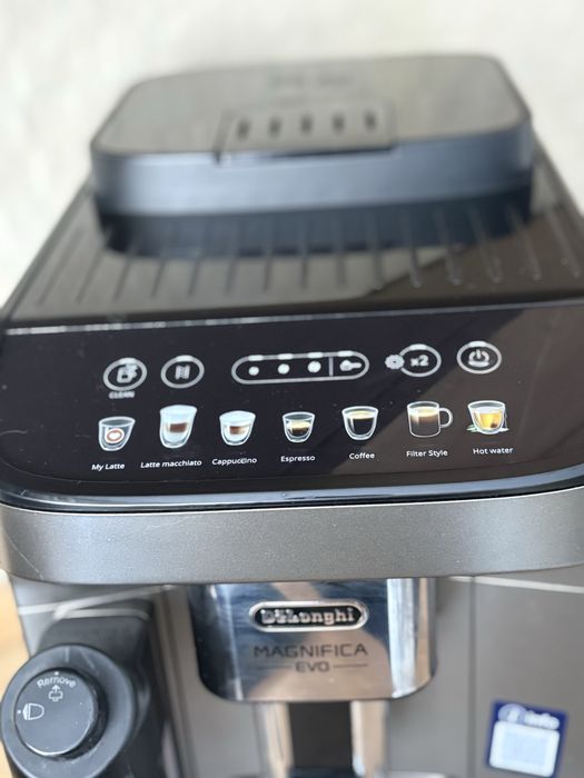 Кофемашина Delonghi Magnifica