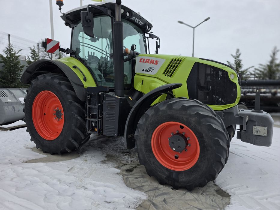 Tractor Claas Axion 810