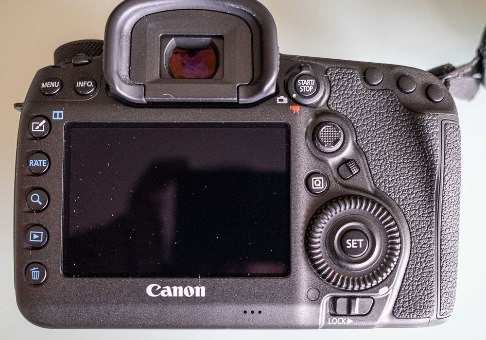 Комплект Canon EOS 5D Mark IV, Canon L и Zeiss обективи + аксесоари