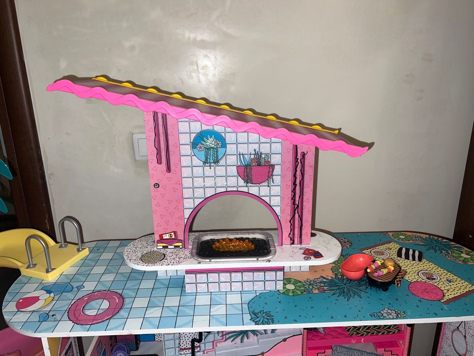 Căsuța LOL OMG pentru papusi