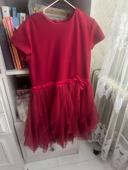 Платья на 5,6,7 лет