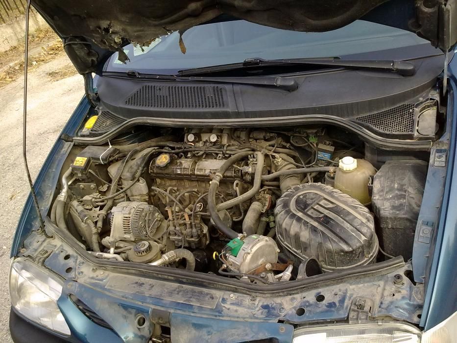 Renault megane scenic-Рено Сценик 1.6-2.0 .на-части