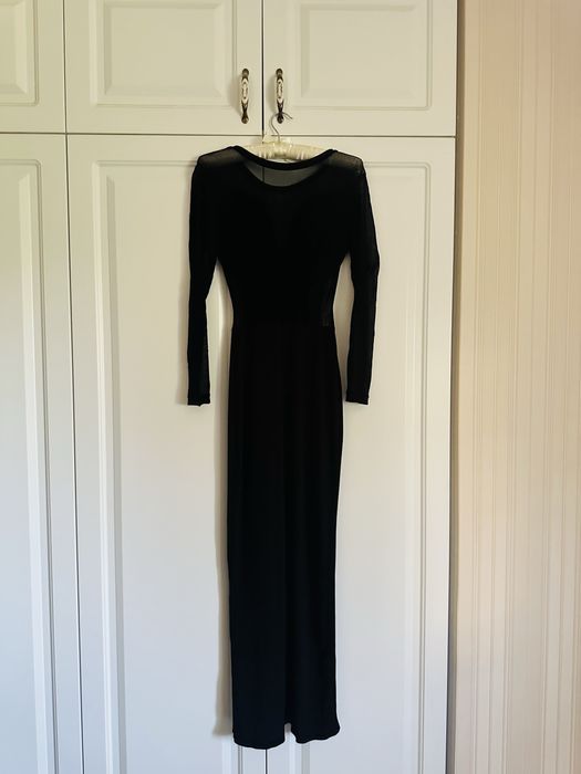 Rochie , neagra lunga , cu maneca lunga  , masura S , crapatura fina pe picior , eleganta