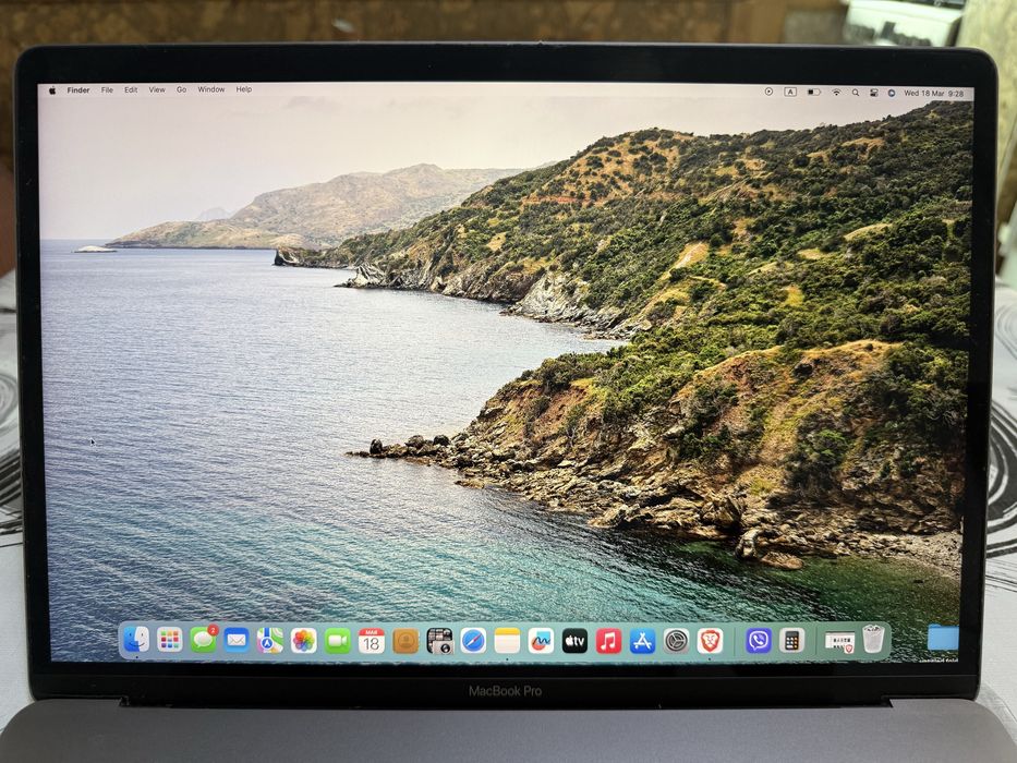 MacBook Pro 15” (2017) i7 / 16GB RAM
