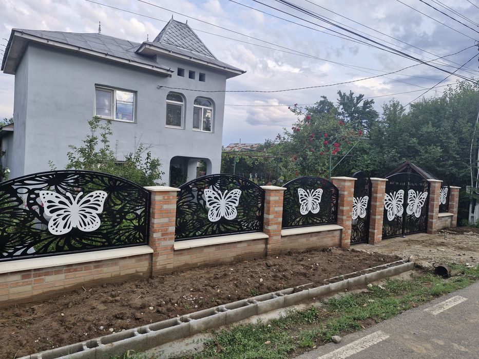 Porți și garduri tablă decupată.