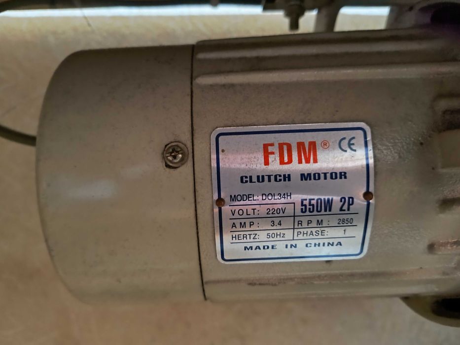 Права шевна машина SIRUBA - нова