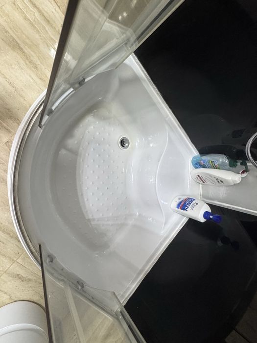 Cabina de dus cu hidromasaj