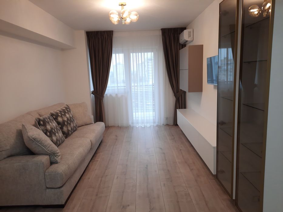 Inchiriez apartament