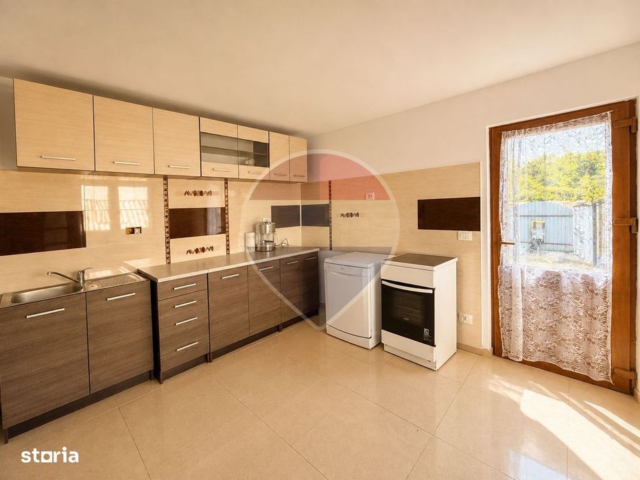 Casa cu 6 camere de vânzare în Negri jud. Bacau / posibilitate duplex