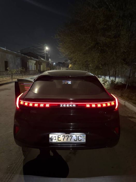 Zeekr 001 you 2024 yil