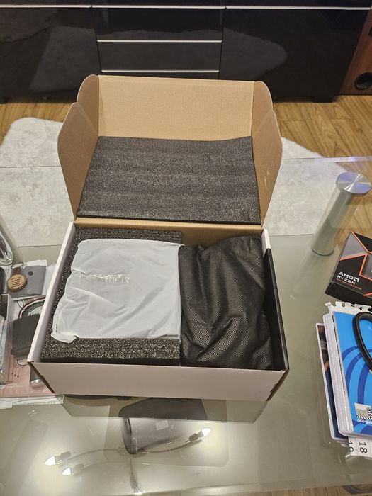 Vând  Sursa Thermalright   80+ Gold 750W pci-e 5.0 garanție pcgarage