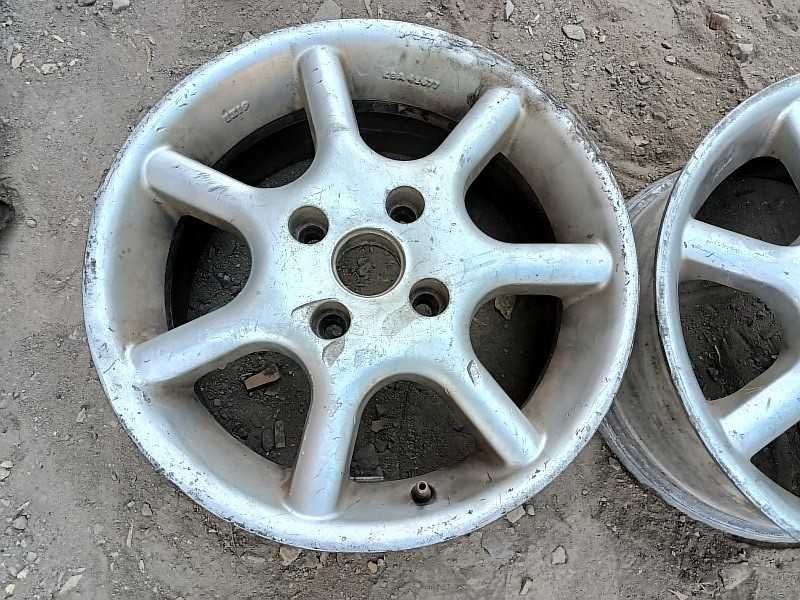 Продам ДВА оригинальных легкосплавных диска "EXIP" на Audi 80.