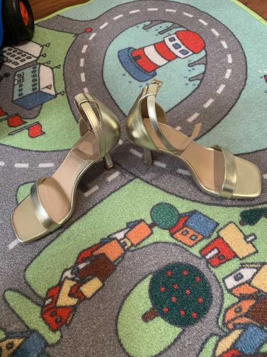 sandale aurii mărimea 37