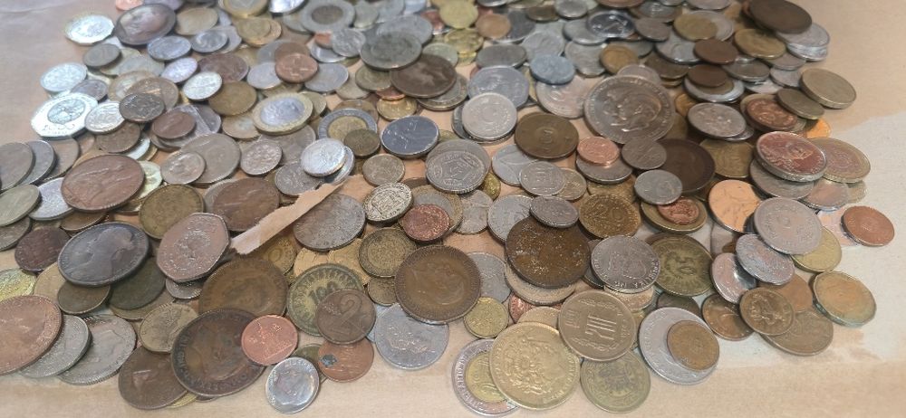 Монети 444 броя От цял свят