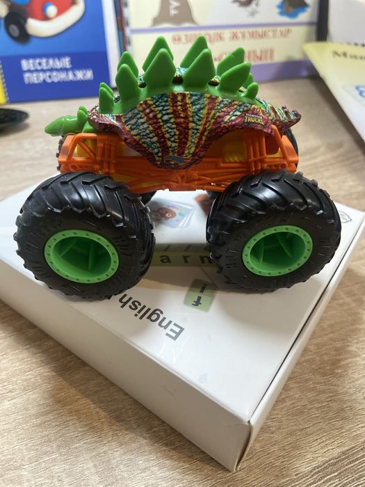 Monster trucks hot wheels