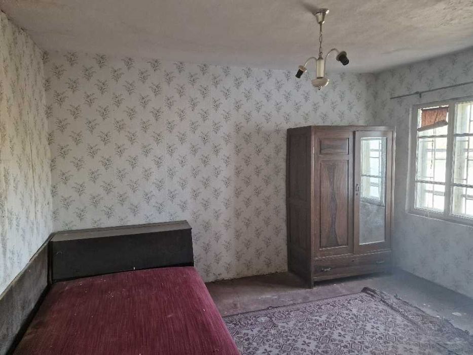 Къща за продажба в село Красен