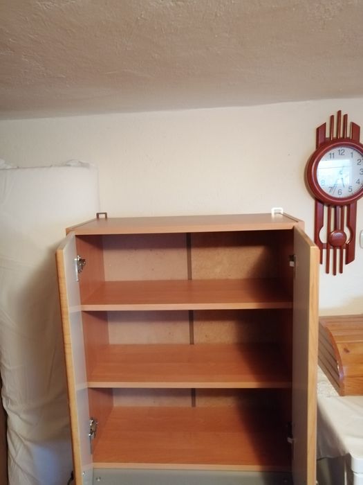 Масивен кухненски шкаф