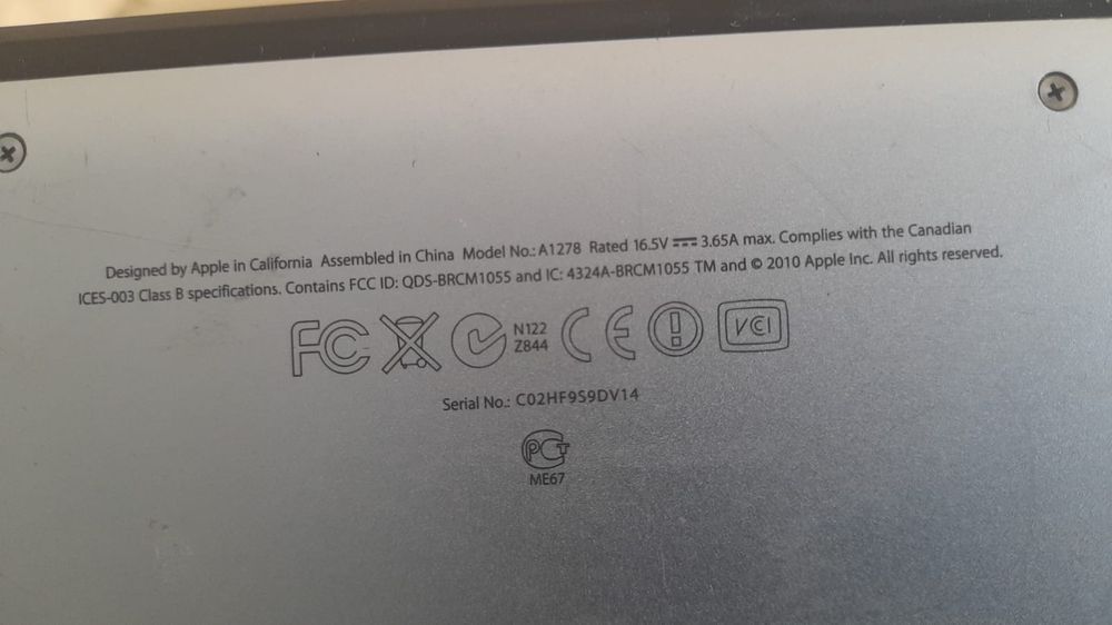 Apple MacBook Pro 13 Intel Core i7 8 GB SSD 240 GB WD