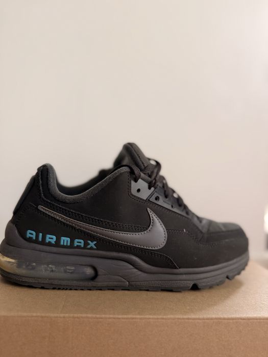 Nike air max 42,5.       18o ron aproape noi