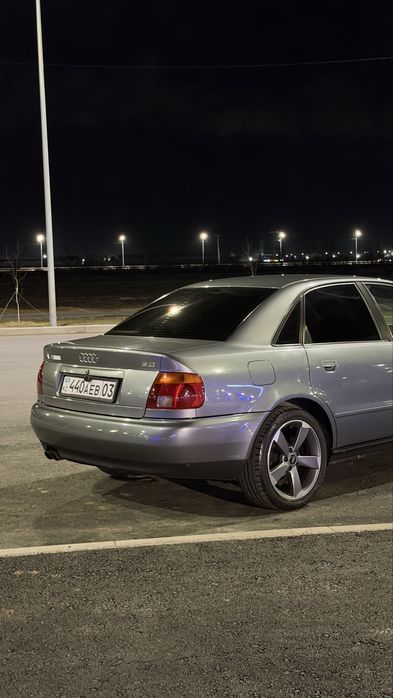 Audi A4 B5.