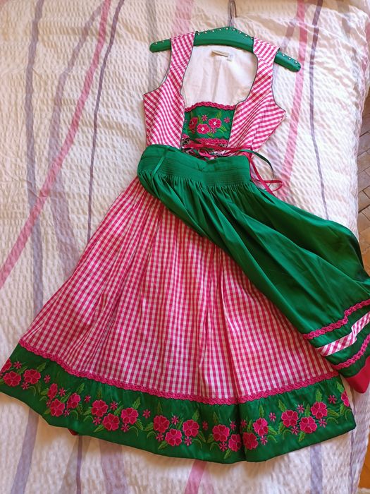 Rochiță tiroleza, dirndl.