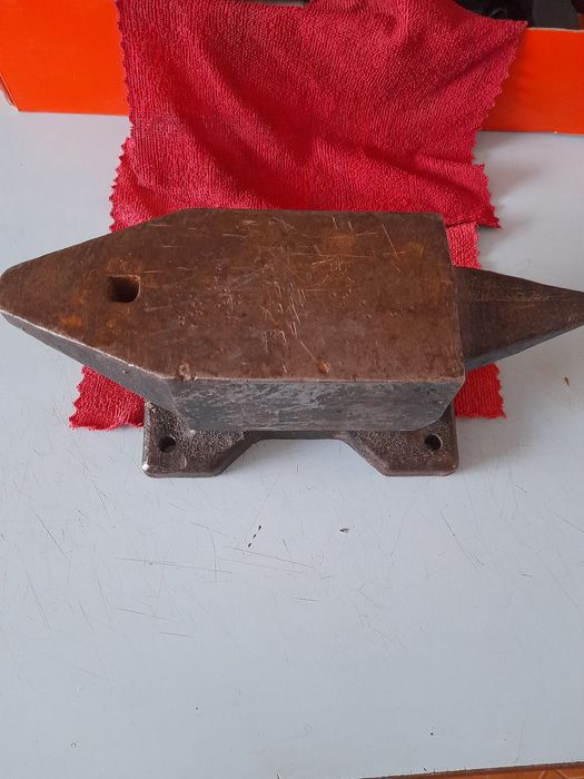 Наковальня для работы.