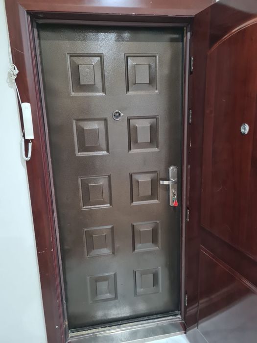 Продам дверь б/у.состояние хорошее.